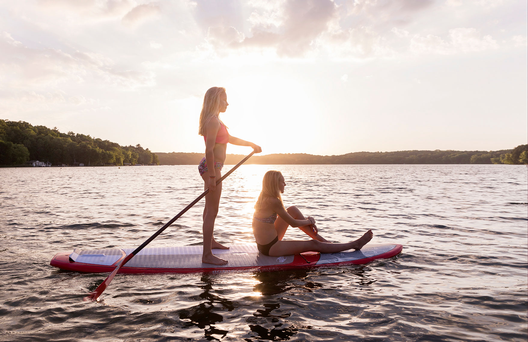 ANJA-AND-ELSA-ON-THE-PADDLEBOARD_Per-Breiehagen