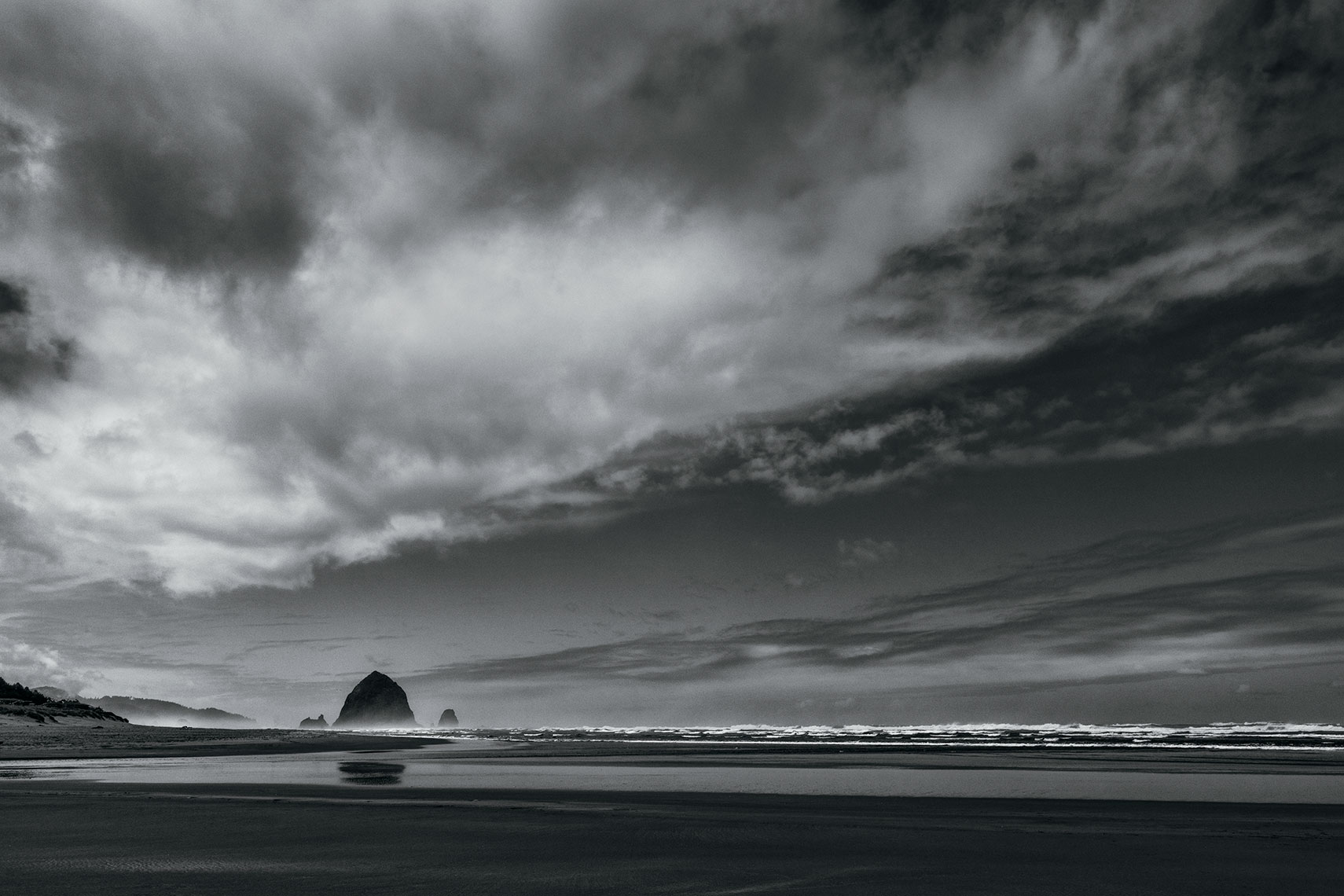 CANNON-BEACH-VISTA_1_flat-bw