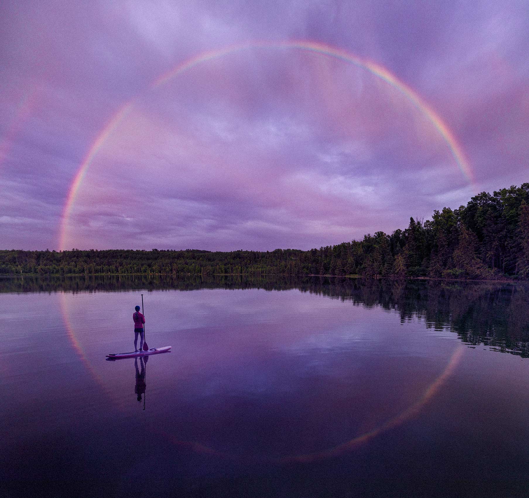 Circular-rainbow-paddleboarding