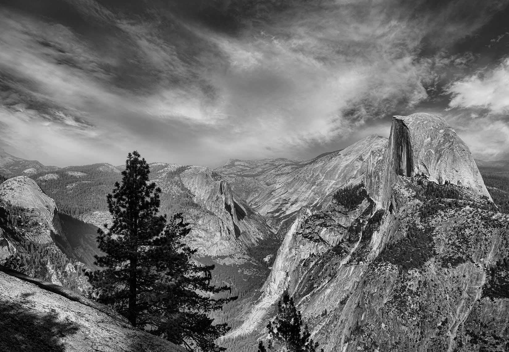 HALF-DOME-viewed-from-Glacier-Point_black-and-white_Yosemite