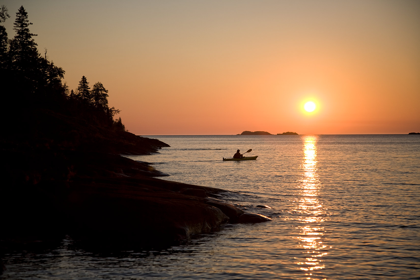 ISLE_ROYALE_07_sunset-solo-paddle