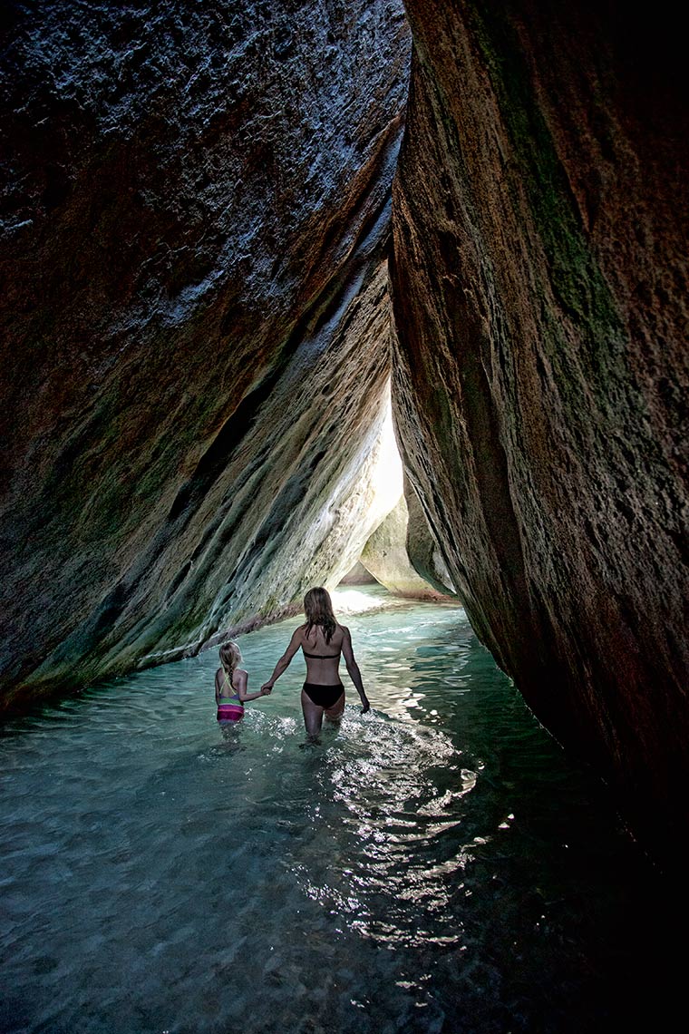 MOTHER-AND-CHILD-IN-A-CAVE-AT-THE-BATHS