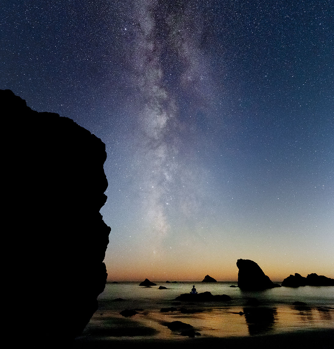 Milky-Way-Rainbow-rock-beach