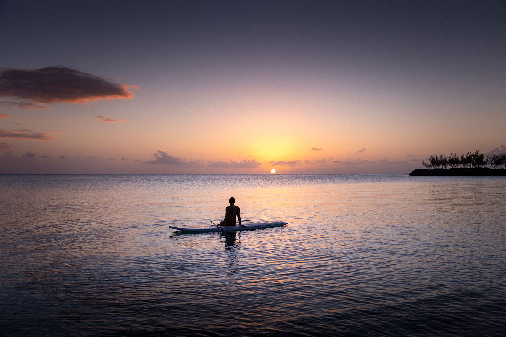 Sitting-on-paddleboard_1