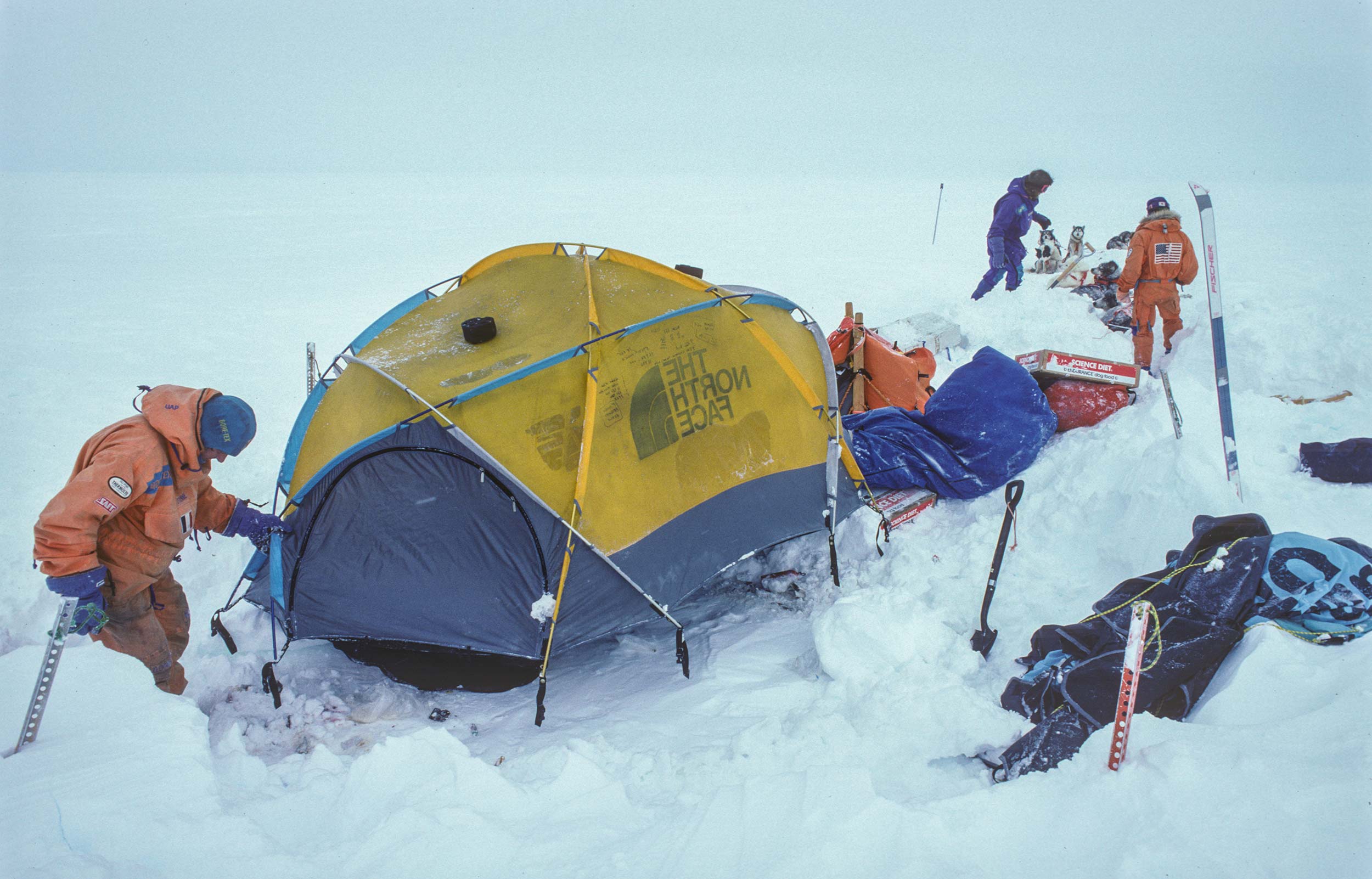 Trans-Antarctica-Expedition-breaking-camp