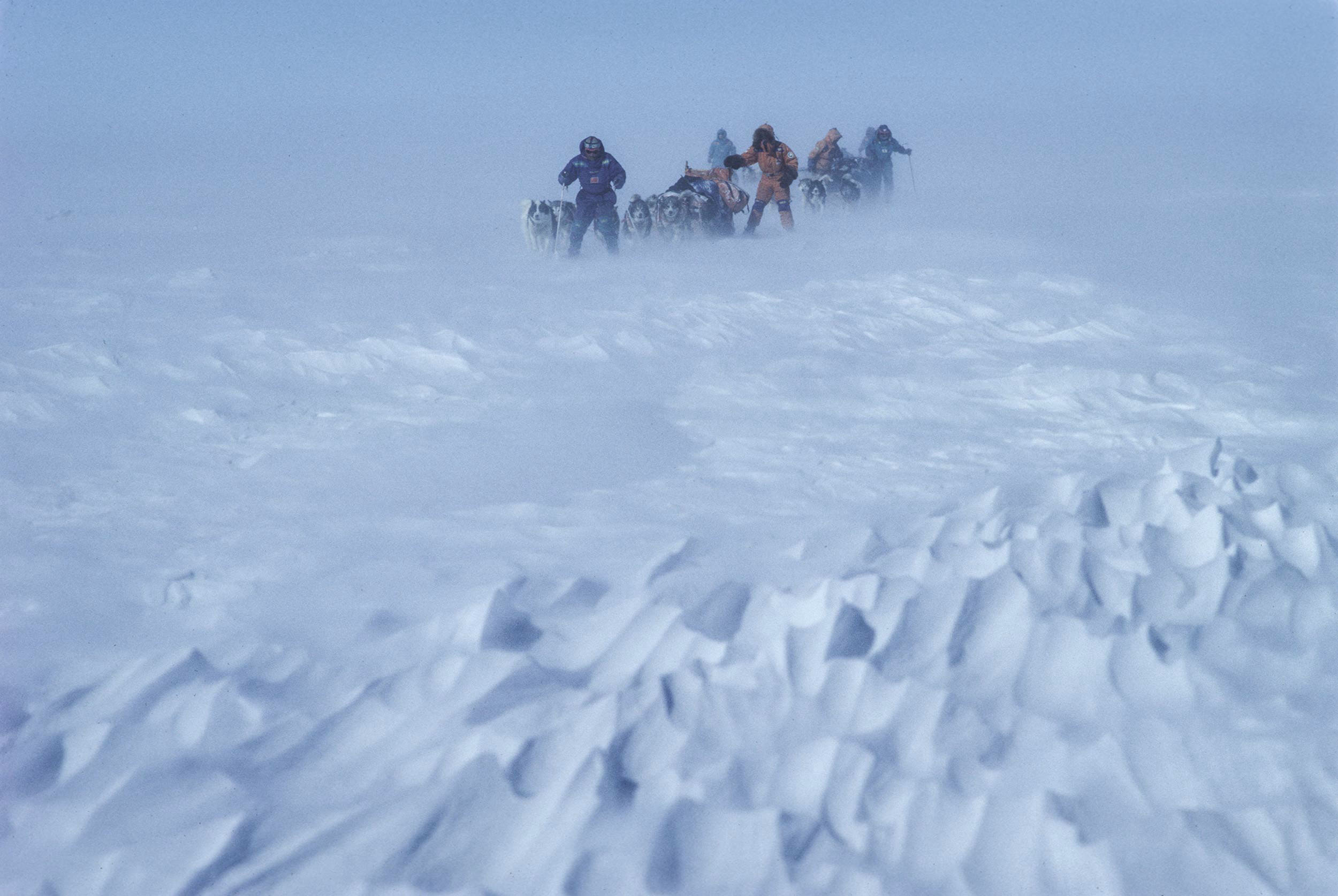 Trans-Antarctica-Expedition-stormy-dogsledding
